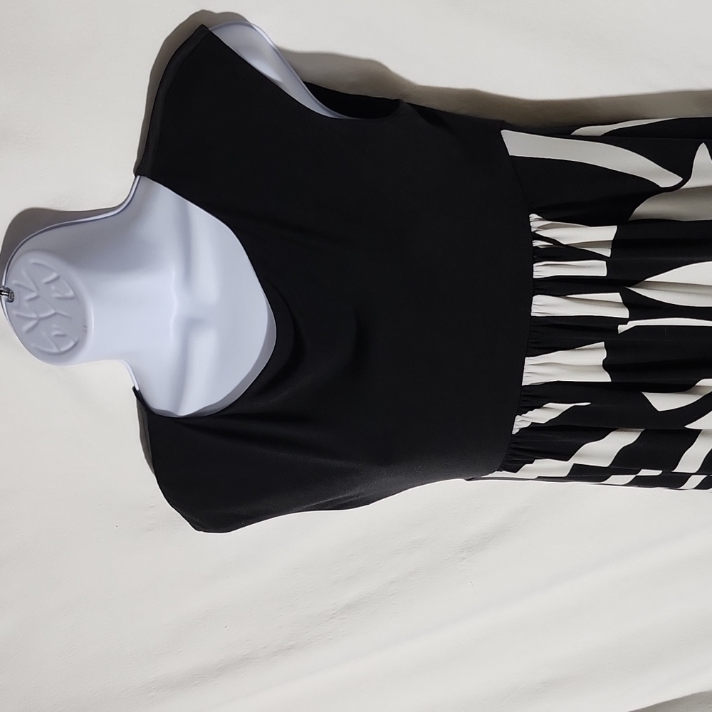 New Directions Bold Zebra Print Dress with Pink Flower | Size 4 - Picture 5 of 8